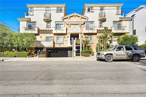 Photo of 11323 Huston St #11, North Hollywood, CA 91601 (MLS # GD25268170)