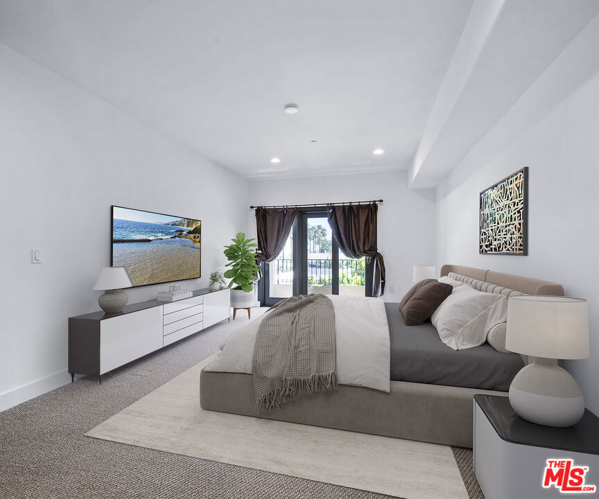 155 N Hamilton Drive 402