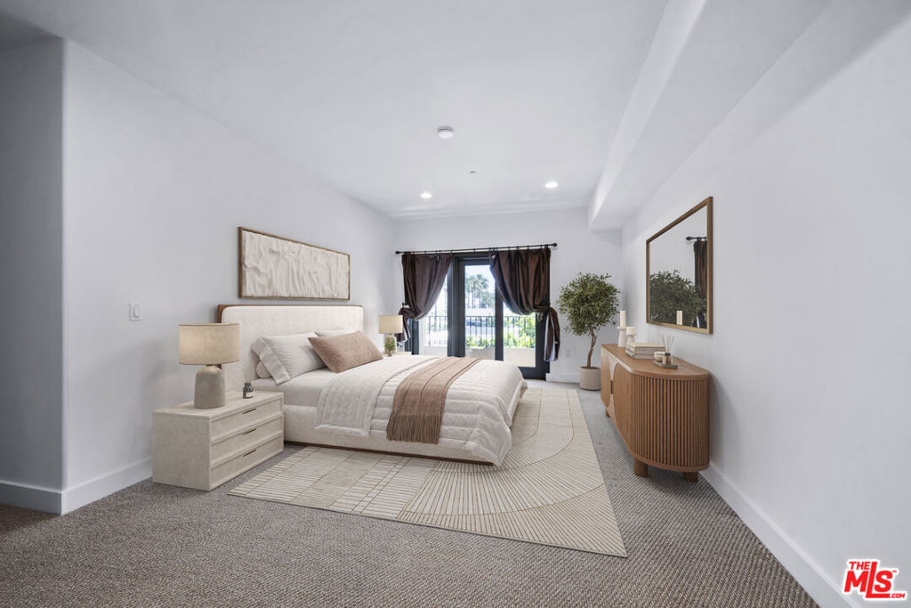 155 N Hamilton Drive 402
