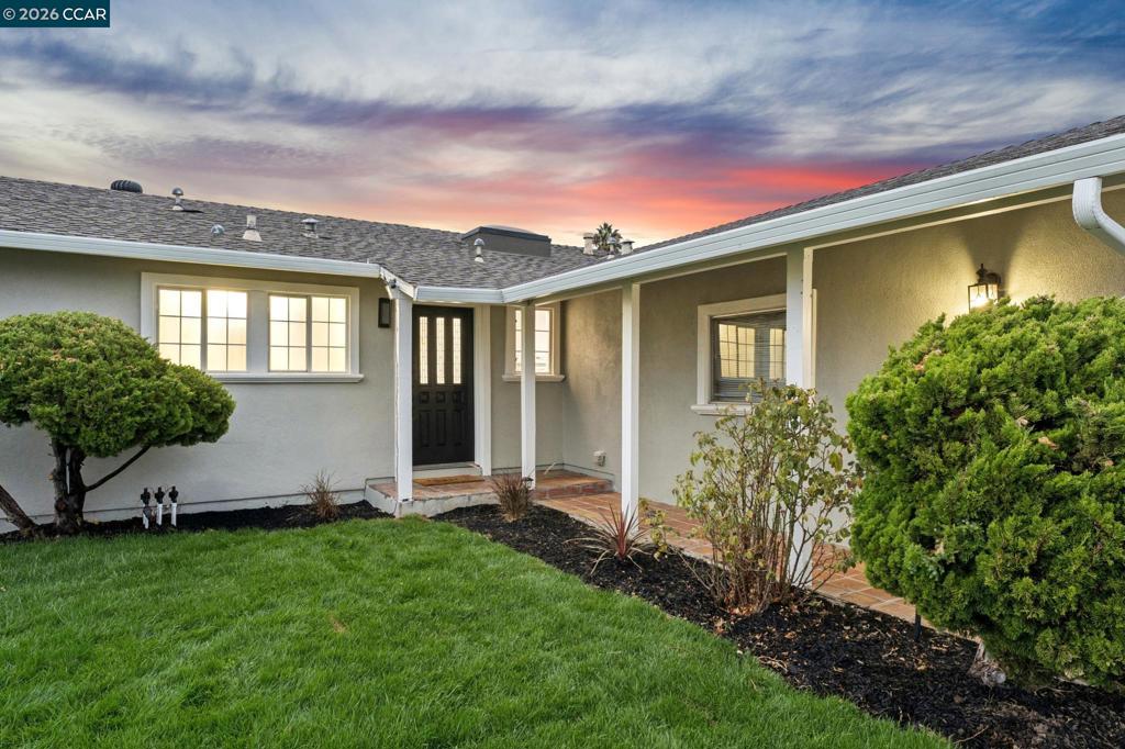 5891 Oleander Dr