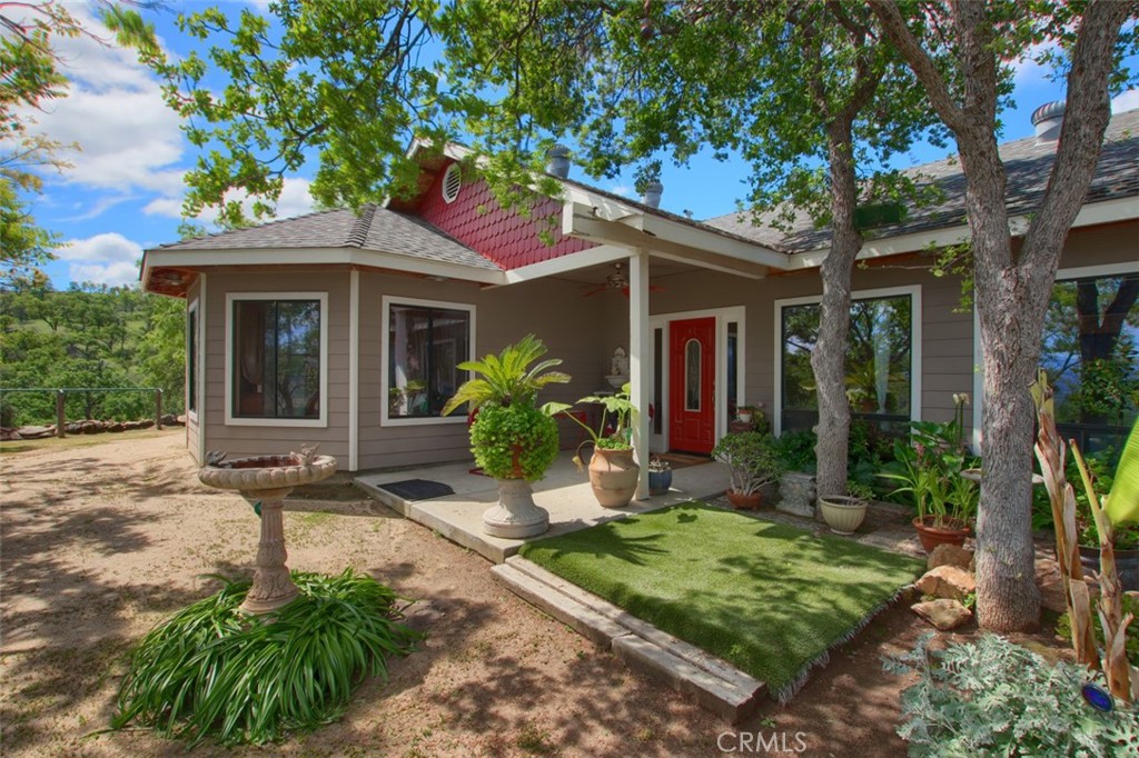 42625 Red Top Mountain Court