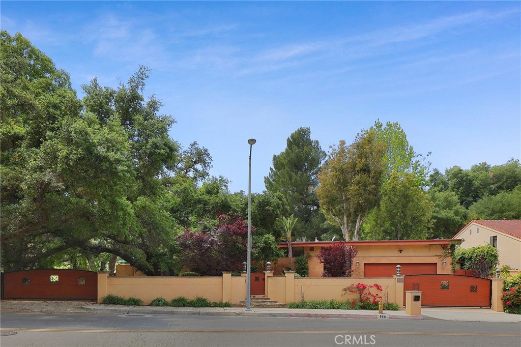 3951 Vanalden Avenue