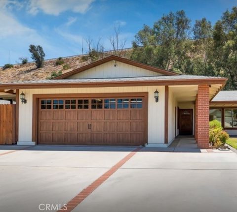 Photo of 2090 Ardenwood Avenue, Simi Valley, CA 93063 (MLS # SR26070878)