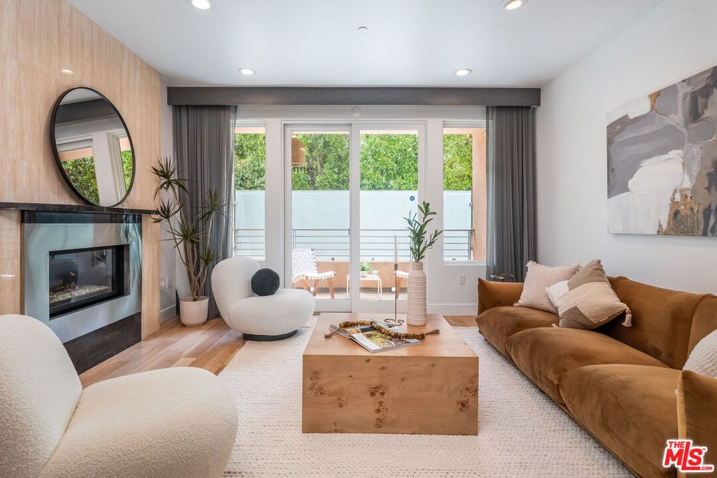 Photo of 1318 S Roxbury Drive #118, Los Angeles, CA 90035 (MLS # 25541457)