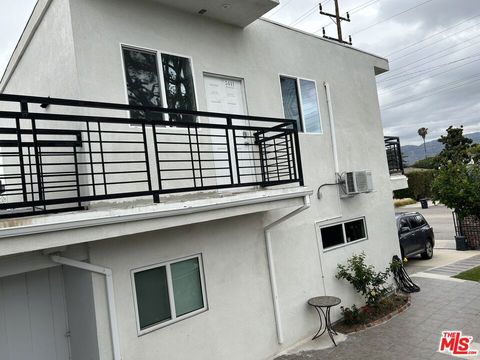 Photo of 5441 Clybourn Avenue, North Hollywood, CA 91601 (MLS # 26797557)