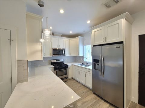 Photo of 5726 Cartwright Ave, North Hollywood, CA 91601 (MLS # SR25225663) Photo of 5726 Cartwright Ave, North Hollywood, CA 91601 (MLS # SR25225663)