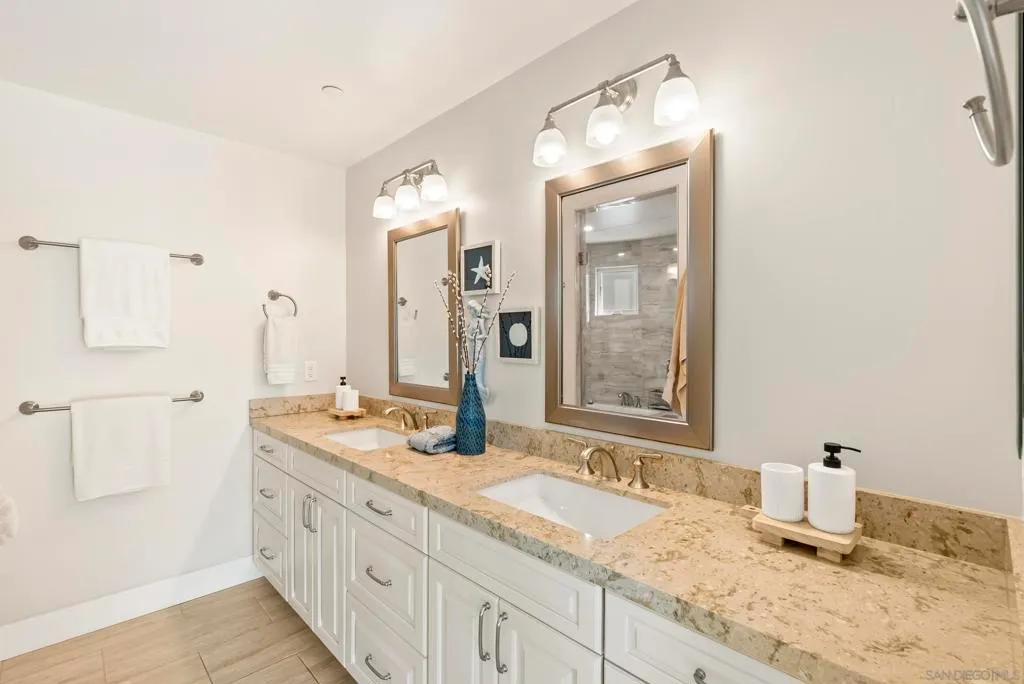 La Jolla, California 92037, United States, ,Residential,Active,241622