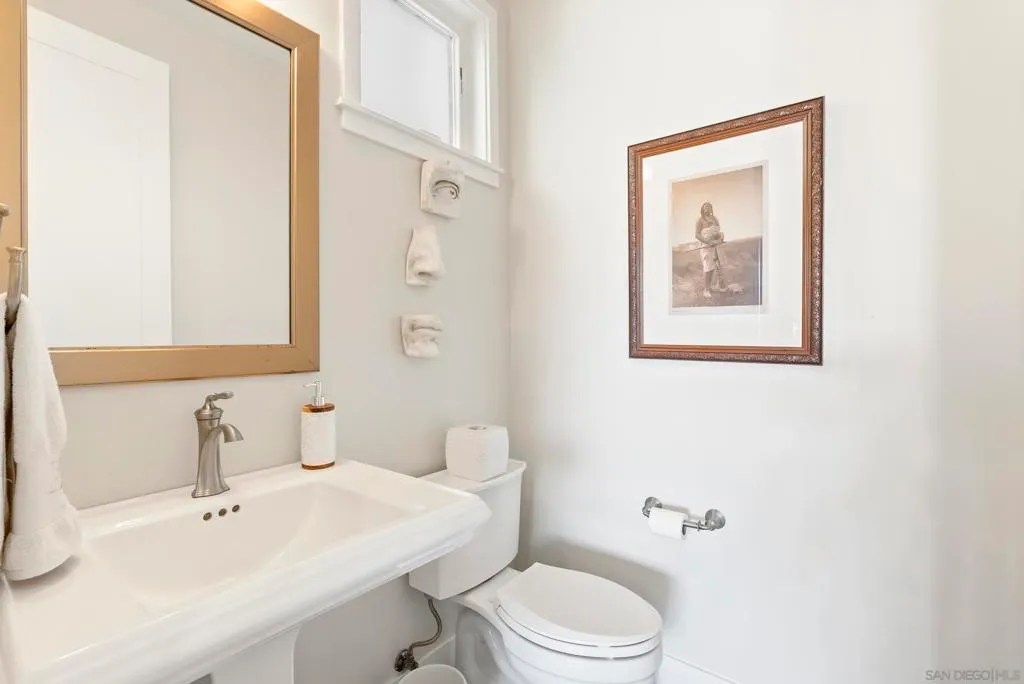 La Jolla, California 92037, United States, ,Residential,Active,241622