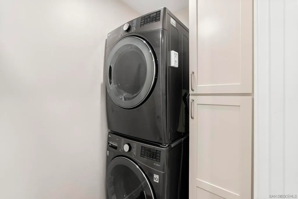 La Jolla, California 92037, United States, ,Residential,Active,241622