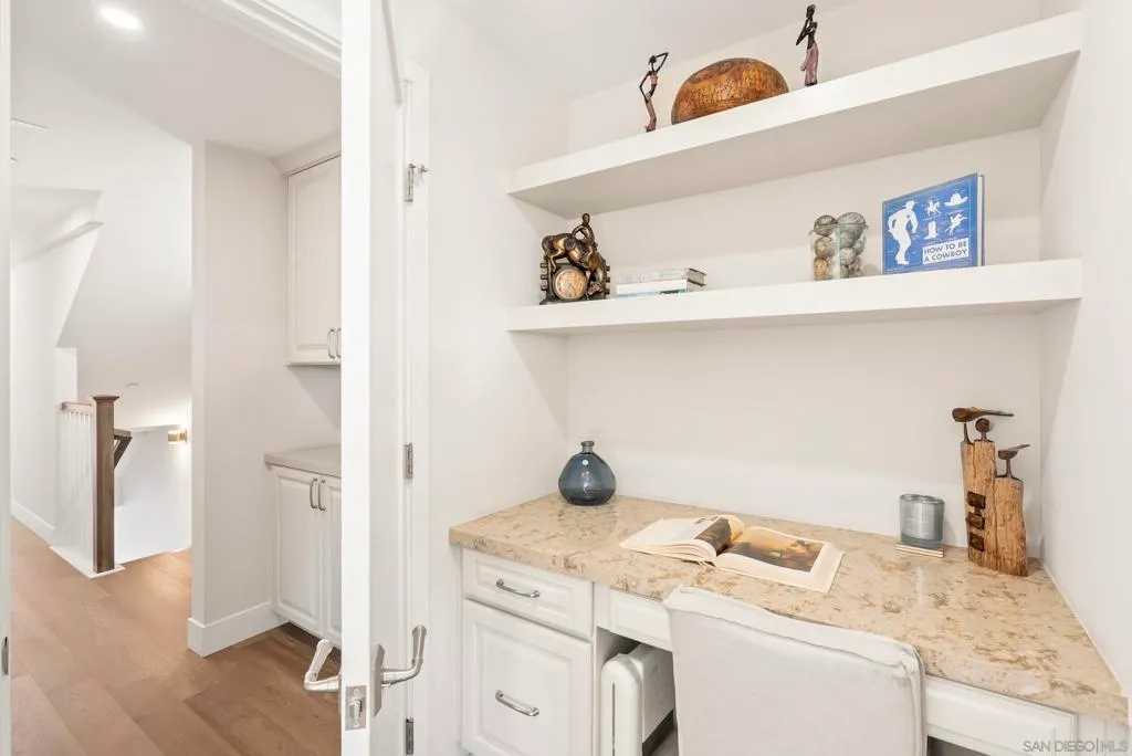 La Jolla, California 92037, United States, ,Residential,Active,241622