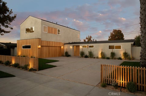 Photo of 288 E Bay Street, Costa Mesa, CA 92627 (MLS # OC26216294)