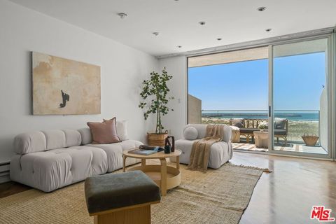 Photo of 6 Voyage Street #204, Marina Del Rey, CA 90292 (MLS # 26638515)
