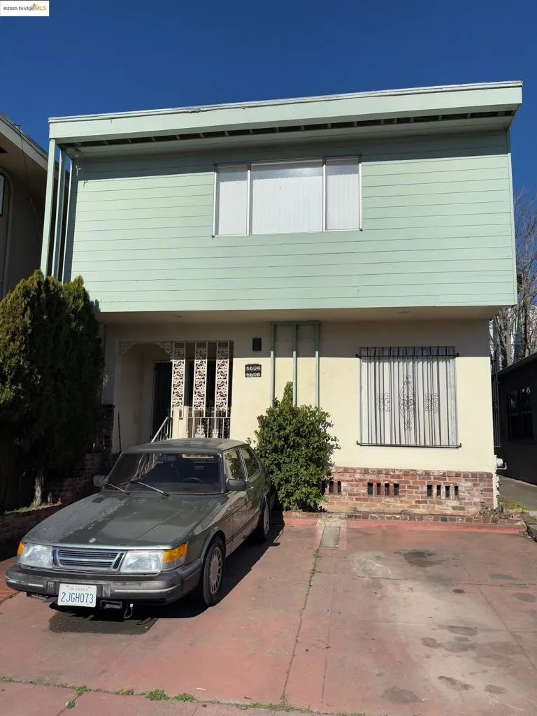 Oakland, California 94605, United States, ,Residential,Active,19238