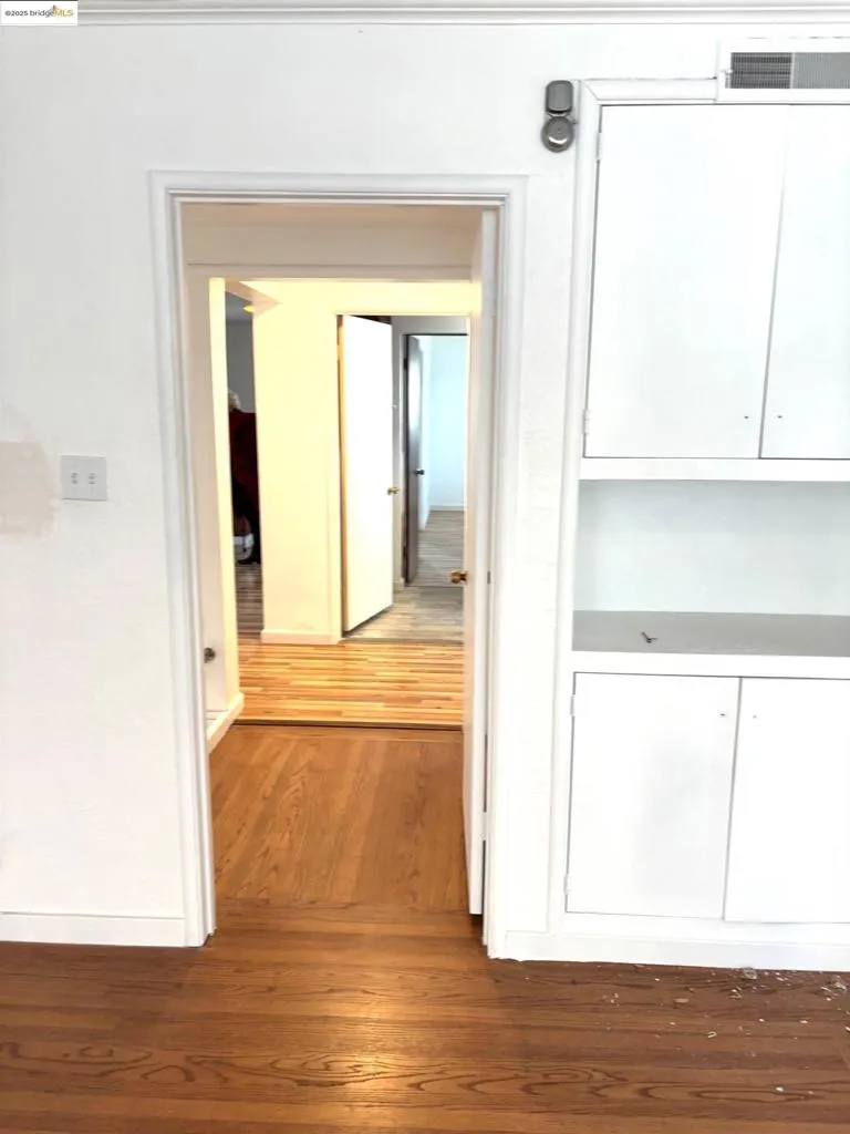 Oakland, California 94605, United States, ,Residential,Active,19238