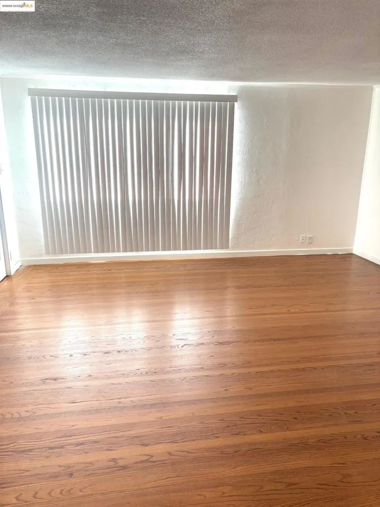 Oakland, California 94605, United States, ,Residential,Active,19238