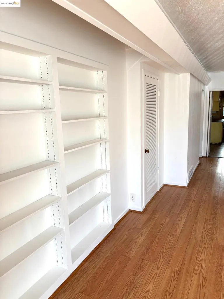 Oakland, California 94605, United States, ,Residential,Active,19238