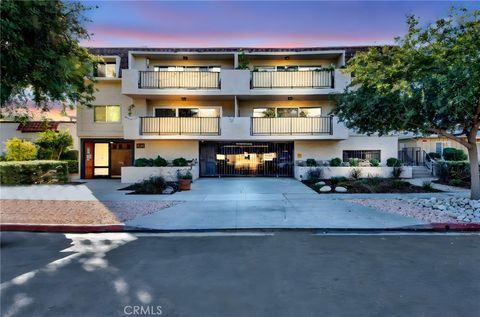Photo of 2468 Mohawk St #105, Pasadena, CA 91107 (MLS # PW25275449)