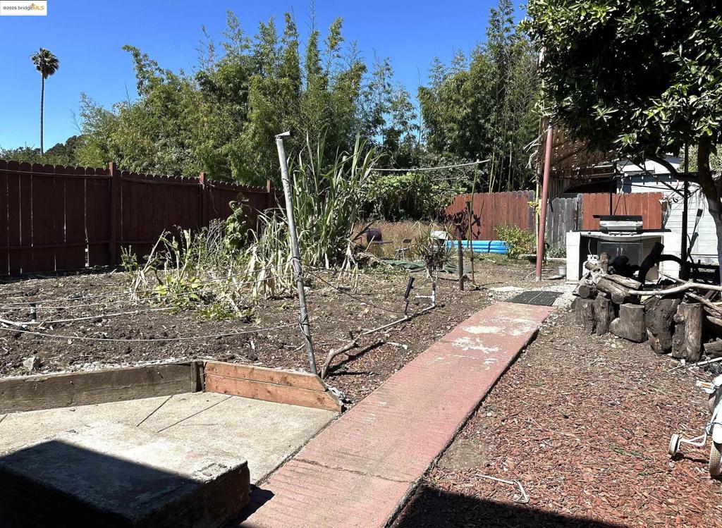 OAKLAND HILLS - Residential Income