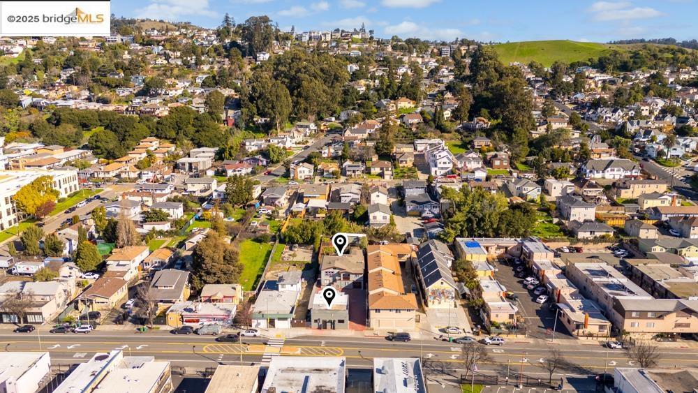 OAKLAND HILLS - Residential Income
