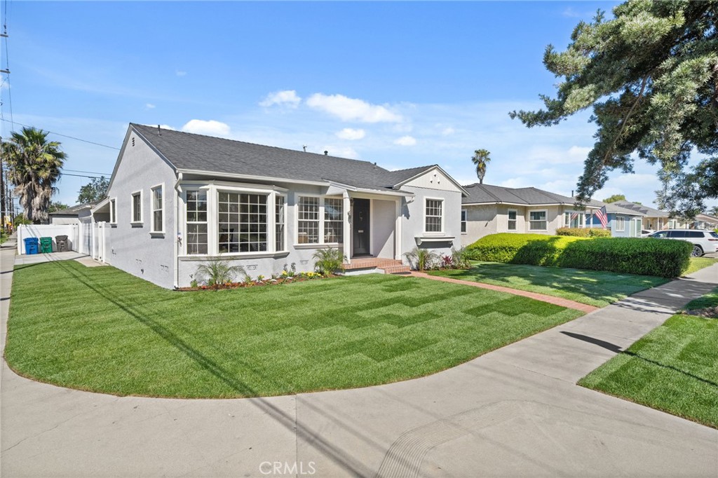 4703 N Bellflower Boulevard