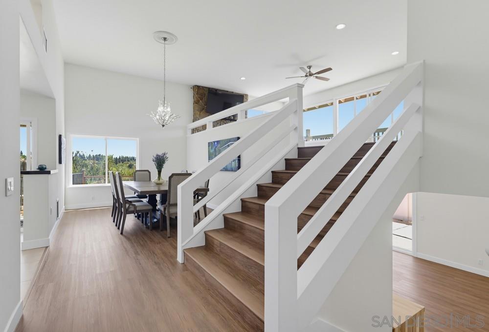 454 Camino Elevado