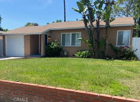 Photo of 7339 White Oak Ave, Reseda, CA 91335 (MLS # SR26084172)