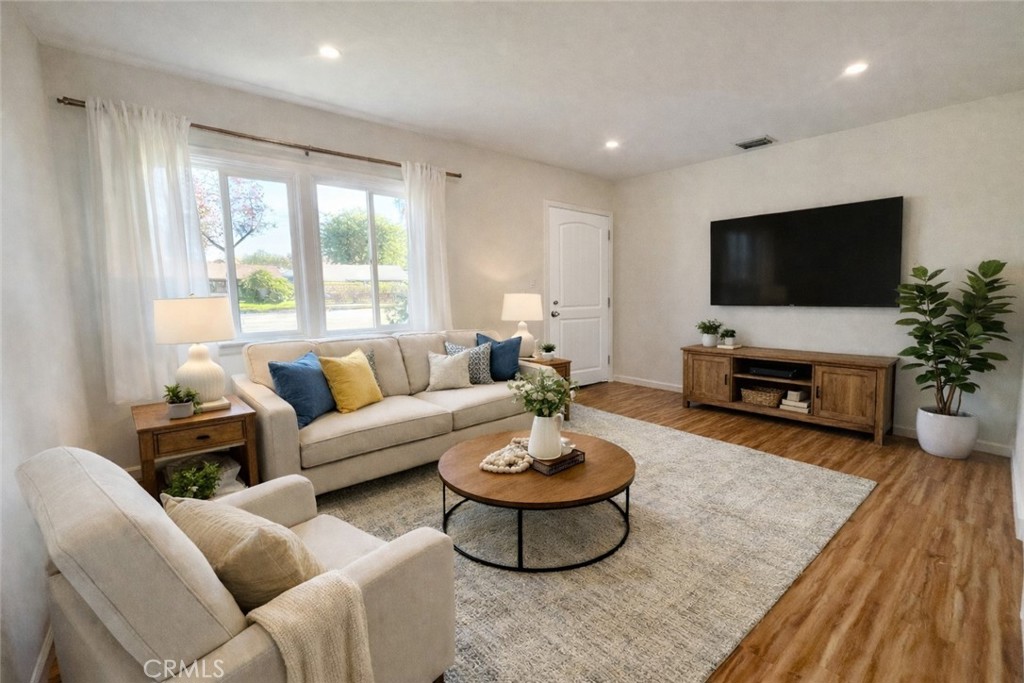 7339 White Oak