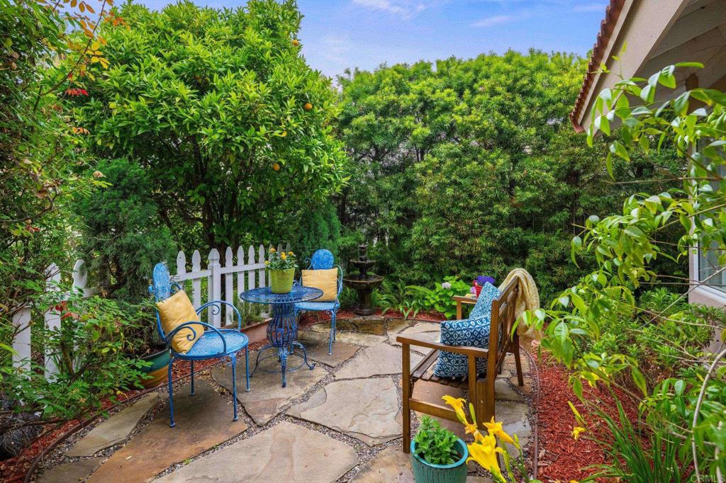 2702 Jacaranda Avenue