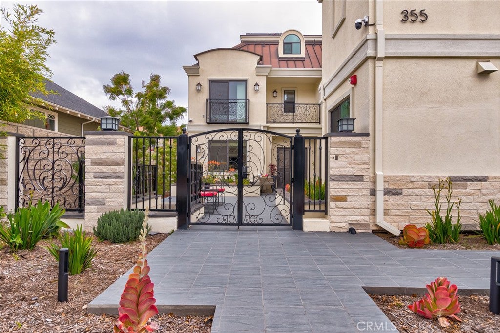 355 E California 3