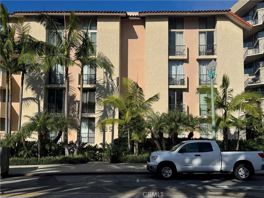 535 Esplanade