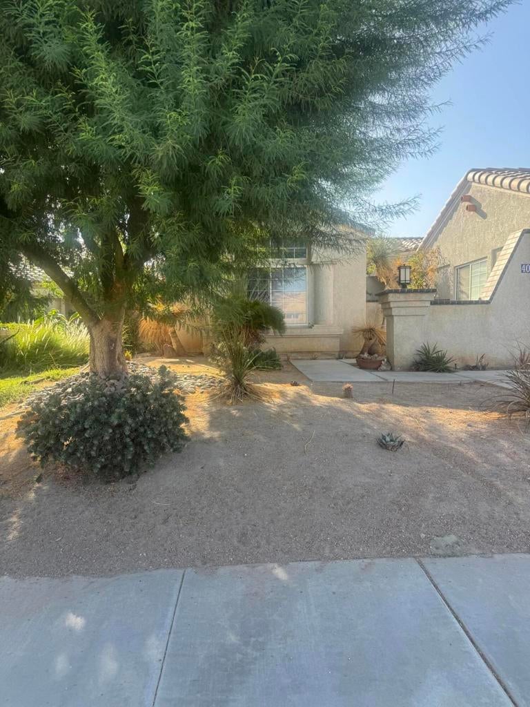 40825 Avenida Estrada