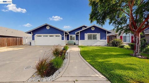 Photo of 771 Twin Hills Dr DR, Galt, CA 95632 (MLS # 41149619)