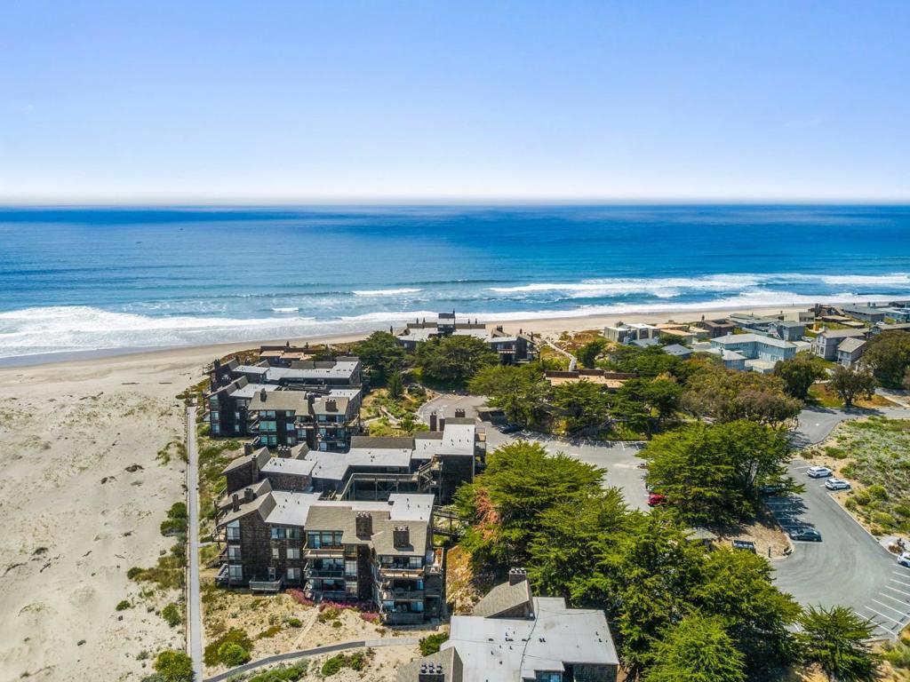 52 Pelican Dr