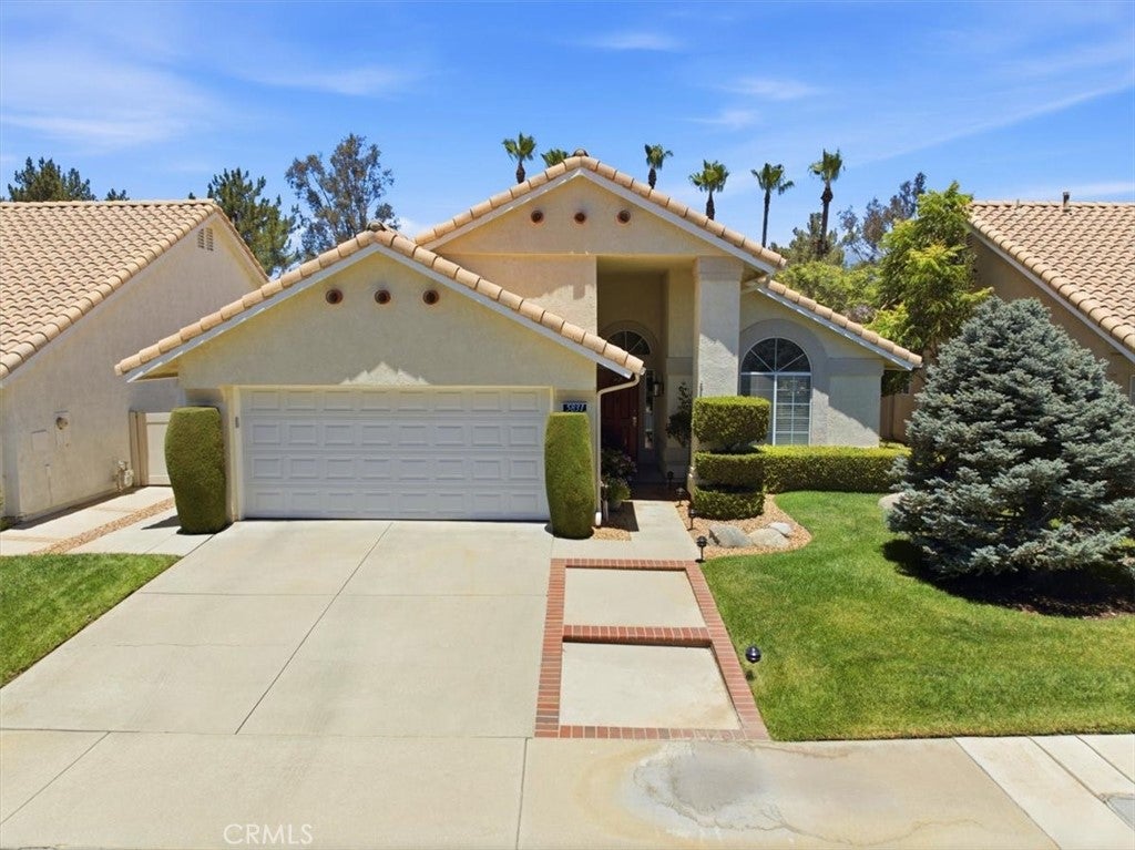 5831 Oakmont