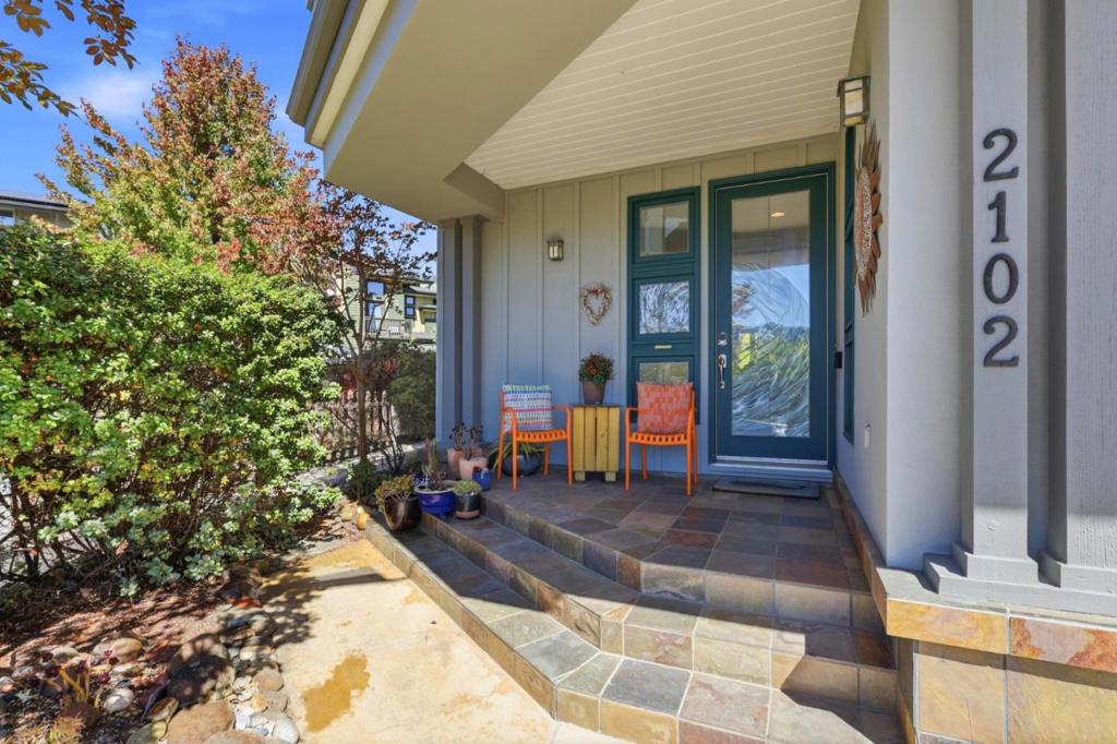 2102 Harborview Court