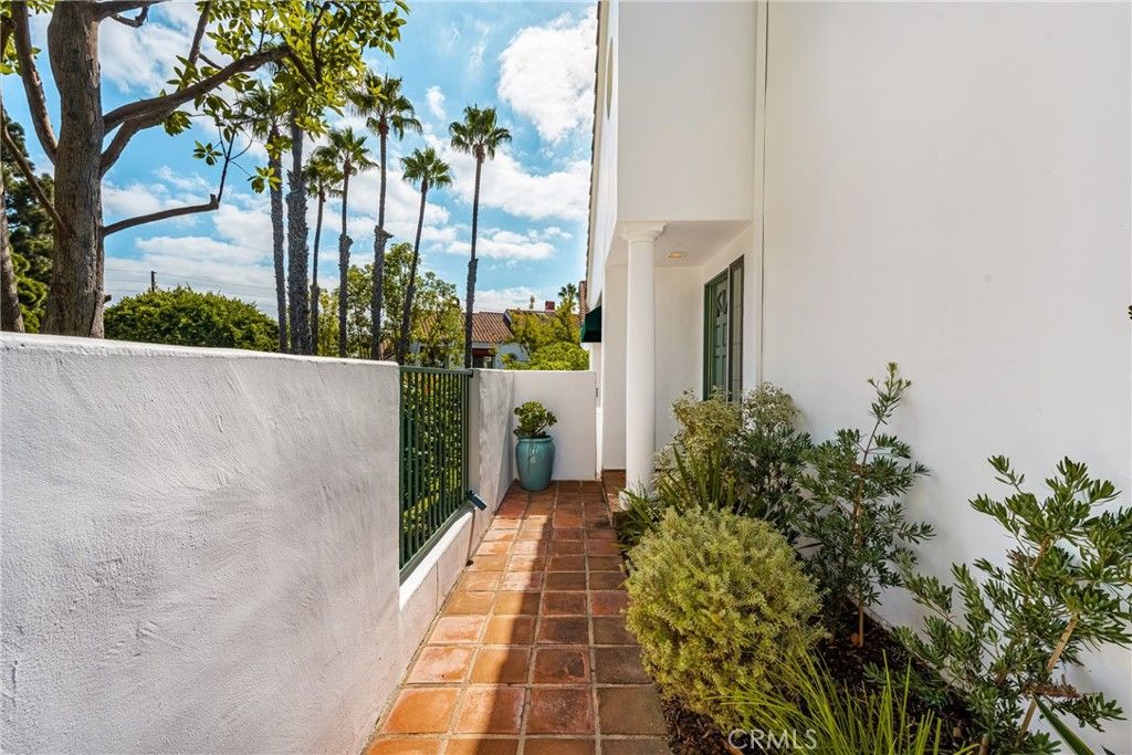 Photo of 19412 Pompano Lane #106, Huntington Beach, CA 92648 (MLS # PW25192917)