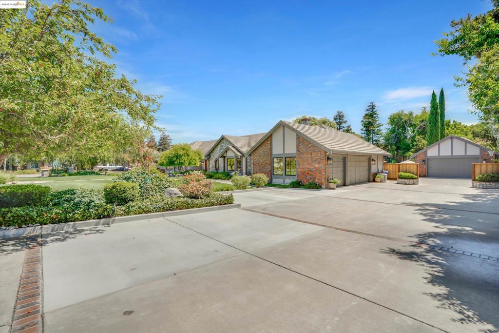 NEROLY ESTATES - Residential