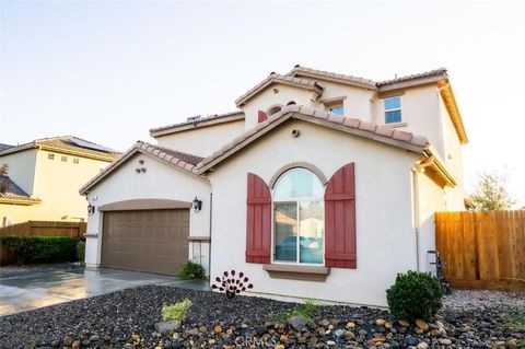 Photo of 470 Daphne Ln, Lemoore, CA 93245 (MLS # SC26089125)