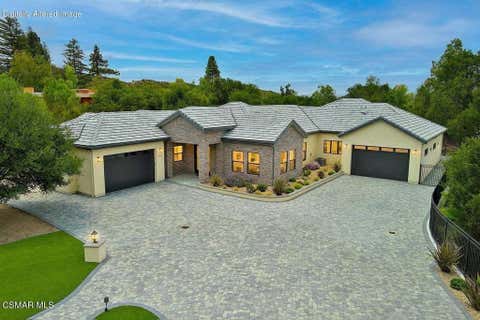Photo of 395 Sherwood Court, Thousand Oaks, CA 91361 (MLS # 226004033)