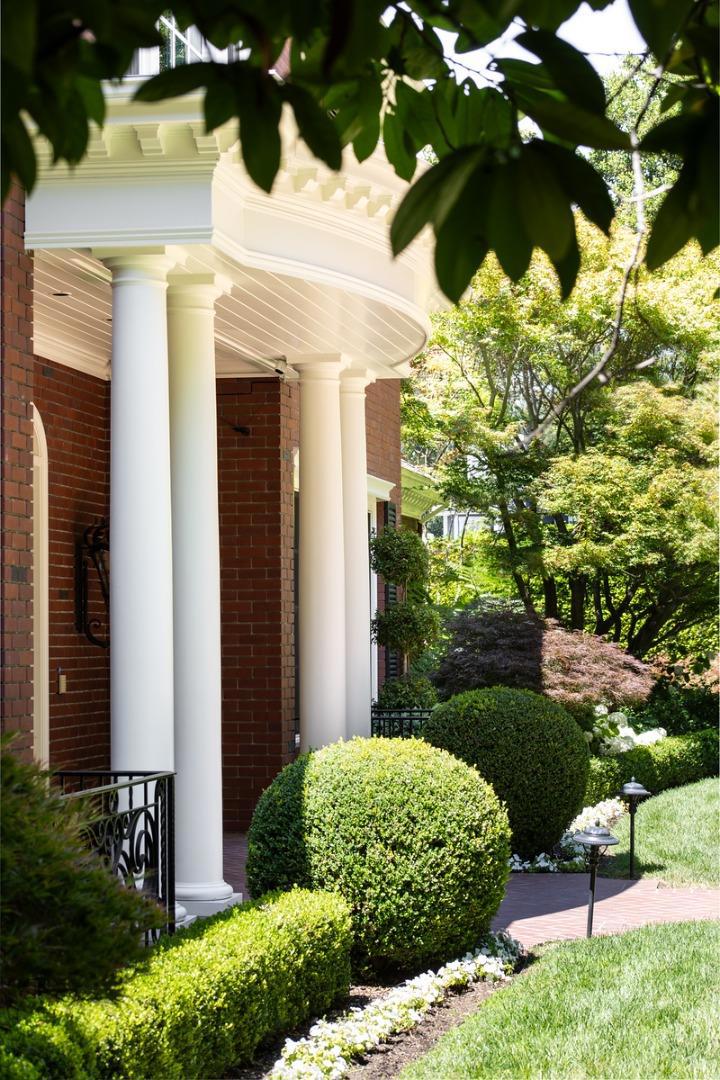 99 James Avenue