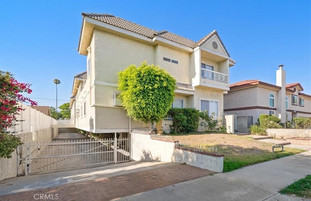 Properties 3 1713 Vine Street B