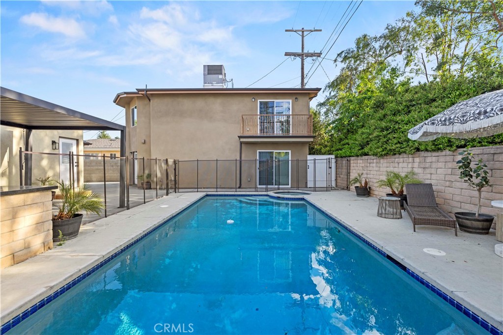 6531 Ranchito Ave