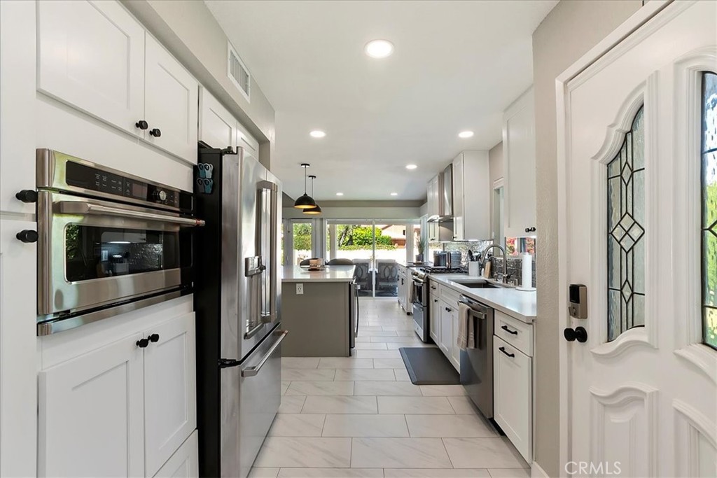 38560 Tandika Trail N