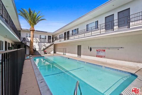 Photo of 115 N Oak Street #29, Inglewood, CA 90301 (MLS # 25555397)