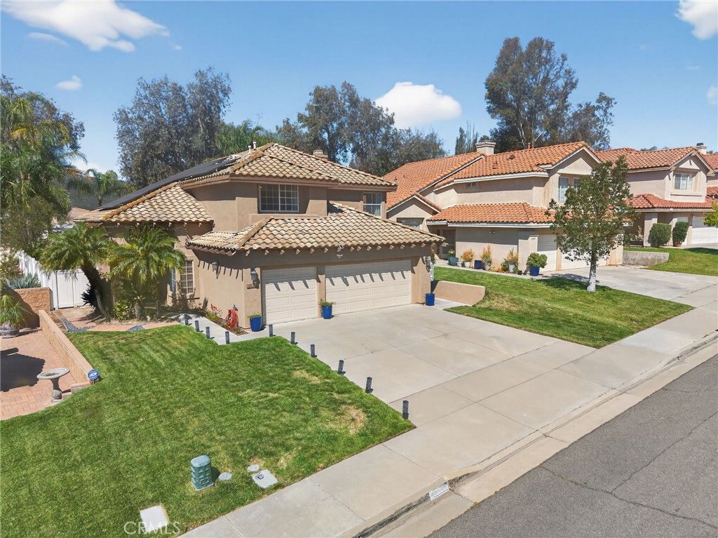 Photo of 43399 Calle Nacido, Temecula, CA 92592 (MLS # SW26073612)