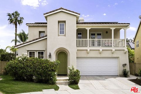 Photo of 27062 Clarence Court, Valencia, CA 91355 (MLS # 26676373)