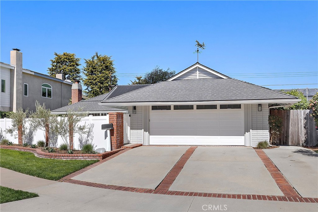 9021 Niguel Circle