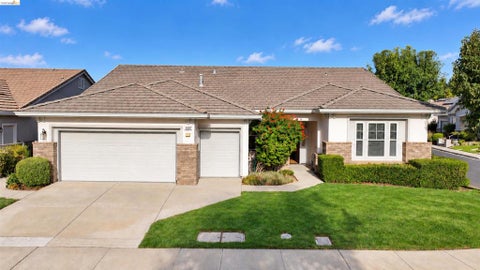 Photo of 1587 Regent Dr DR, Brentwood, CA 94513 (MLS # 41150340)