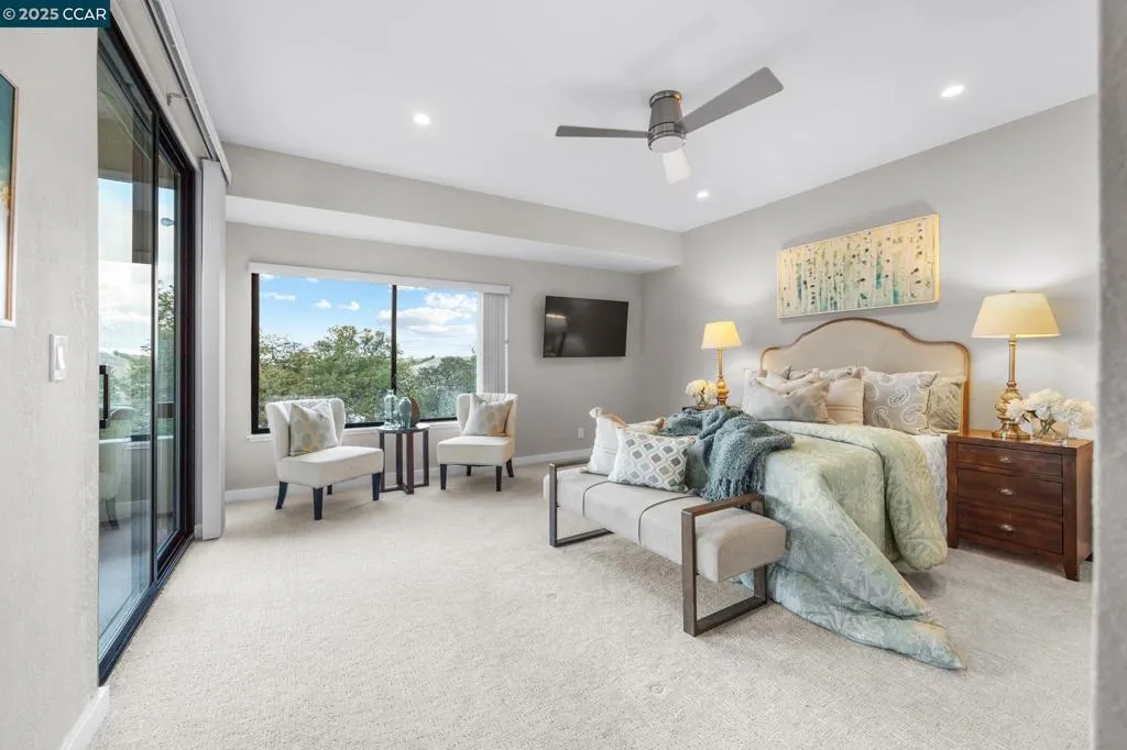 Walnut Creek, California 94595, United States, 2 Bedrooms Bedrooms, ,2 BathroomsBathrooms,Residential,Active,247387