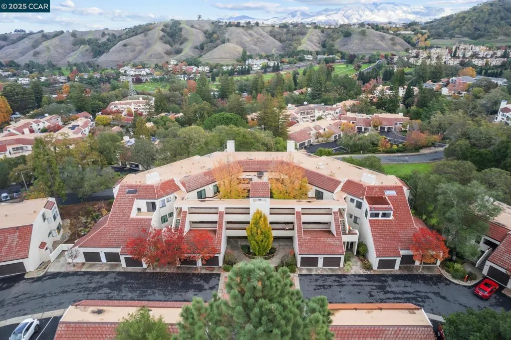 Walnut Creek, California 94595, United States, 2 Bedrooms Bedrooms, ,2 BathroomsBathrooms,Residential,Active,247387